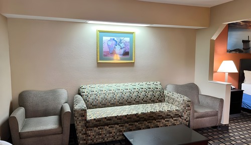 Suite, 1 King Bed, Smoking (Oversize)