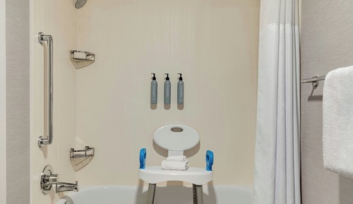 Room, 2 Queen Beds (Mobility/Hearing Accessible, Tub)