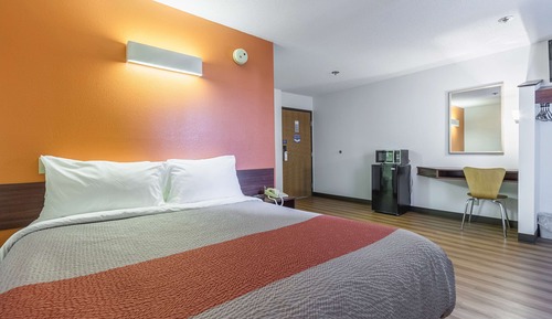 Deluxe Room, 1 Queen Bed, Accessible, Non Smoking