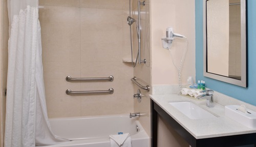 Suite, 1 King Bed, Accessible (Mobil Tub)