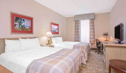 Suite, 2 Queen Beds, Non Smoking