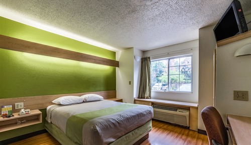 Standard Room, 1 Queen Bed, Accessible, Non Smoking