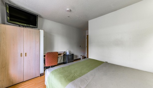 Standard Room, 1 Queen Bed, Non Smoking