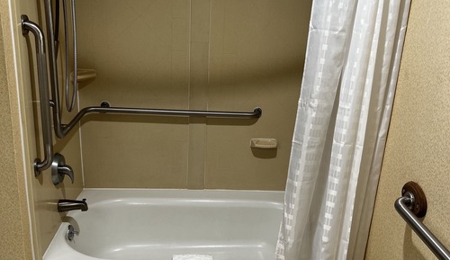 Room, 1 Queen Bed, Accessible, Non Smoking (Mobility, Tub w/ Grab Bars)