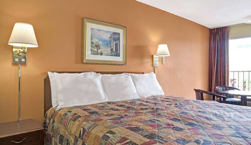Standard Room, 1 King Bed, Smoking