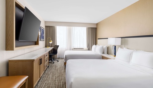 Room, 2 Queen Beds, Accessible, Bathtub