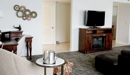 Suite, 1 King Bed, Refrigerator