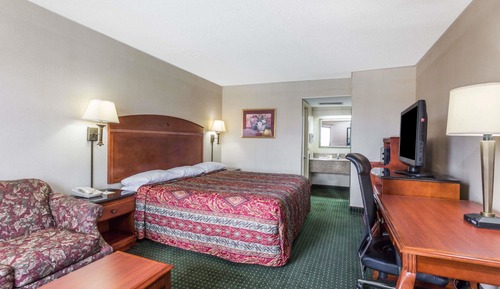 Standard Room, 1 King Bed, Smoking