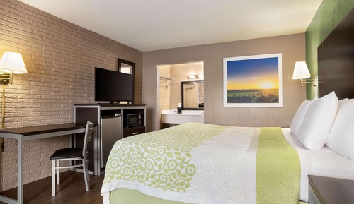 Standard Room, 1 King Bed, Smoking