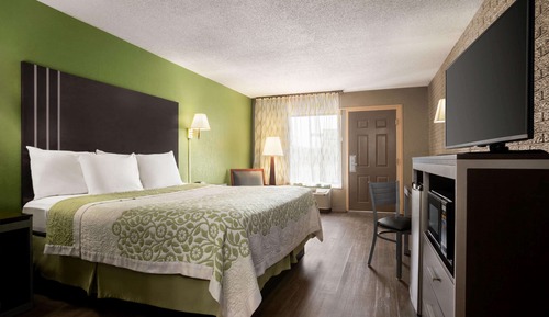 Standard Room, 1 King Bed, Accessible