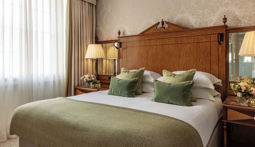 Classic Room (For One)