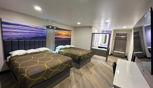 Executive Room, 2 Queen Beds, Kitchenette