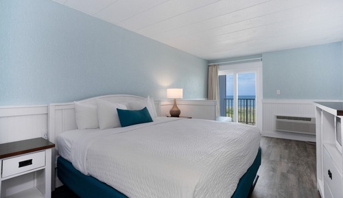 Premium Room, 1 King Bed, Balcony, Ocean View