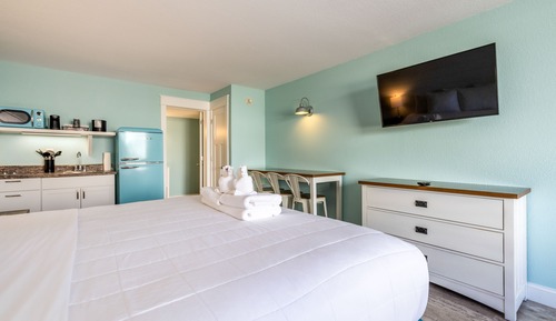 Junior Studio Suite, 1 King Bed, Kitchenette