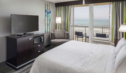 2 Queen Beds, Partial Ocean View, Balcony
