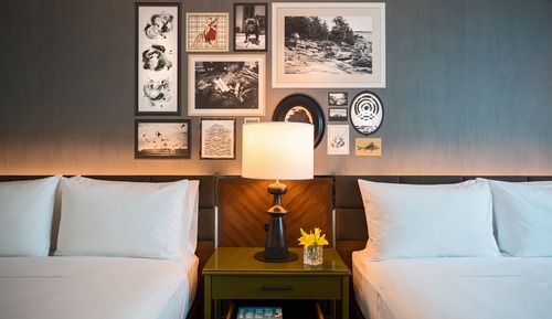 Club Room, 2 Queen Beds, Non Smoking
