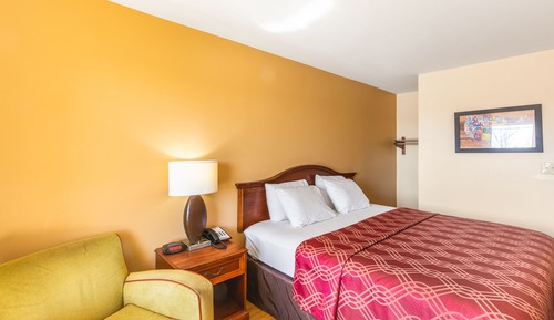 Standard Room, 1 King Bed, Smoking