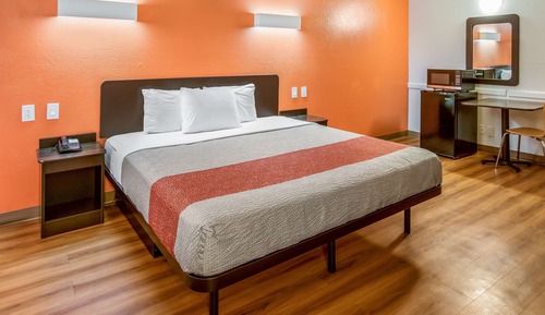 Standard Room, 1 King Bed, Non Smoking