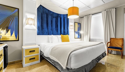 Standard Room, 1 King Bed, Balcony, Lagoon View