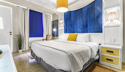 Standard Room, 1 King Bed