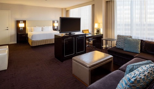 Deluxe Suite