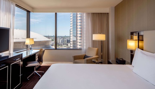 Room, 1 King Bed, Corner