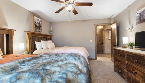 1-BD Lake View Condo - Walk-In Level - 1207