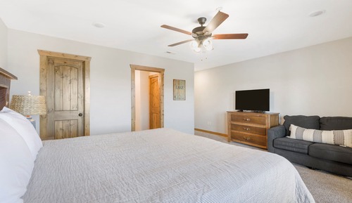 3-BD Lake View Condo - Walk-In Level - 1208