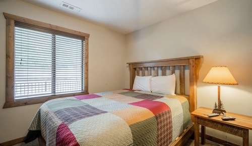 2-BD Waterfront Condo - Walk-In Level - 607