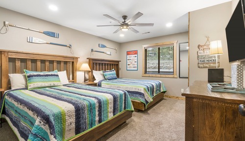 3-BD Lake View Condo - Walk-In Level - 1112