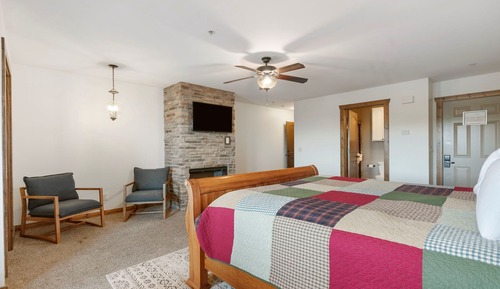 2-BD Lake View Condo - Walk-In Level - 1107