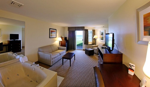 Standard Room, 1 King Bed, Lake View