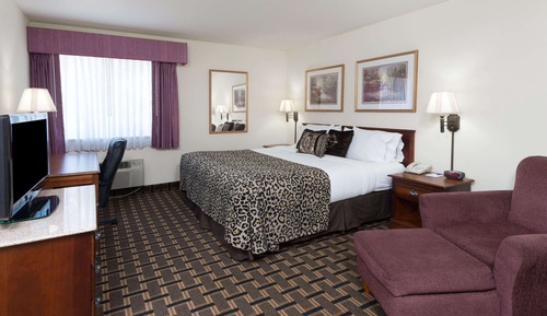 Deluxe Room, 1 King Bed, Non Smoking