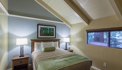 Two Room Queen Kitchen Cottage