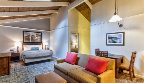 Two Room Queen Cottage with Fireplace