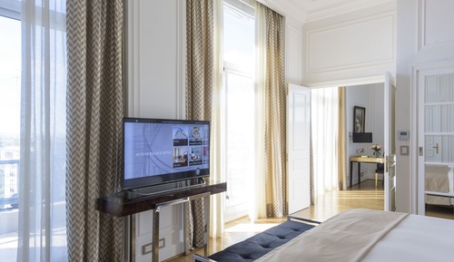 Suite (Roof Garden)