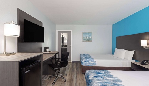 Room, 2 Double Beds, Accessible, Non Smoking (Mobility/Hearing, Roll-in Shower)