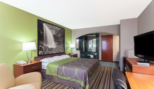 Luxury Room, 1 King Bed, Non Smoking, Jetted Tub