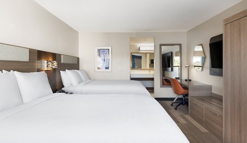 Standard Room, 2 Queen Beds, Accessible