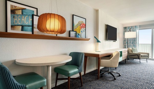 Basic Room, 1 King Bed, Balcony, Oceanfront