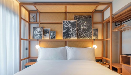 Standard Room, 1 King Bed, Balcony