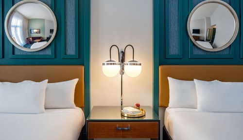 Suite, 2 Queen Beds (Petite)