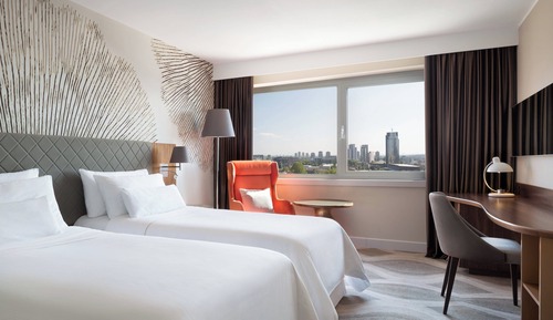 Deluxe Room, 2 Twin Beds, City View