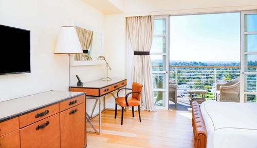 Deluxe Room, 1 King Bed, Balcony, City View