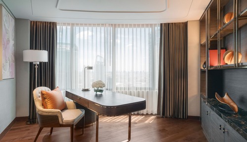 Suite (Diplomatic)
