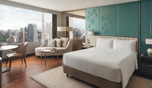 Room, 1 King Bed, Accessible, Club Lounge Access