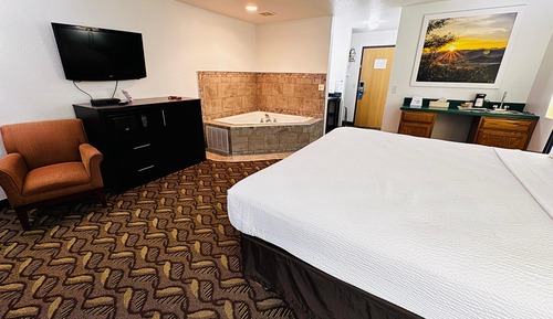 Standard Room, 1 King Bed