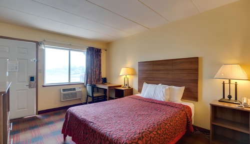 2 Queen Standard Room