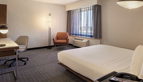 Room, 1 King Bed (Mobility/Hearing Accessible, Tub)