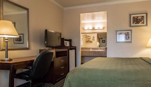 Suite, 1 Queen Bed with Sofa bed, Non Smoking